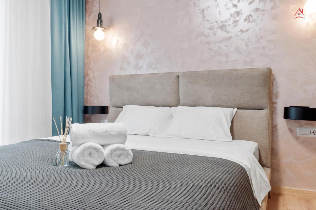 Apartament Opera Residence - Cismigiu, Eroilor, Free Private Parking Bucharest Luaran gambar