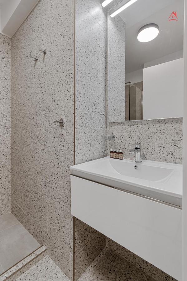 Apartament Opera Residence - Cismigiu, Eroilor, Free Private Parking Bucharest Luaran gambar