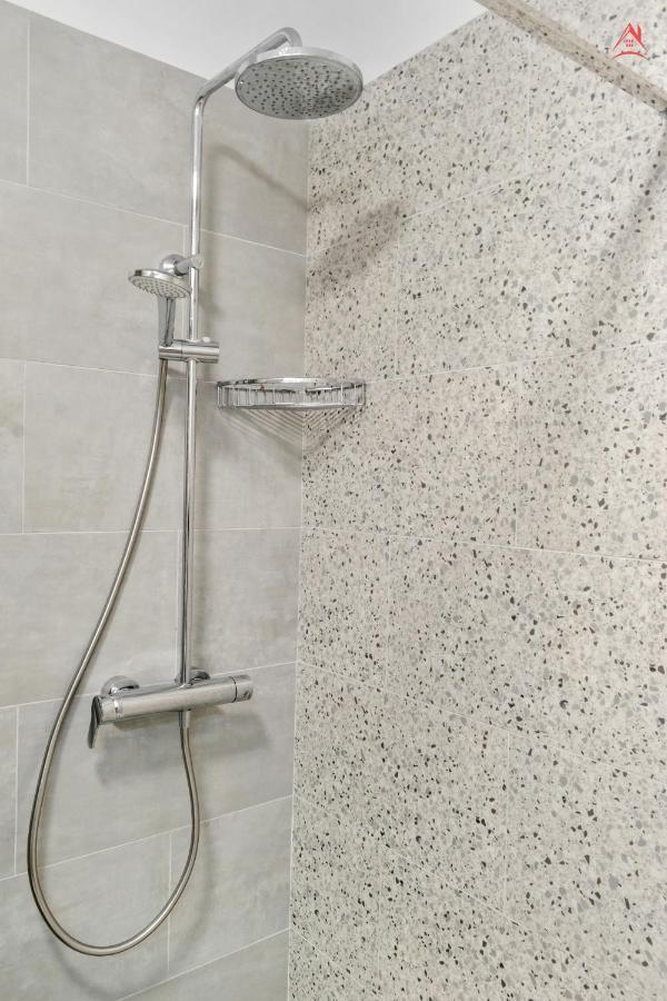 Apartament Opera Residence - Cismigiu, Eroilor, Free Private Parking Bucharest Luaran gambar